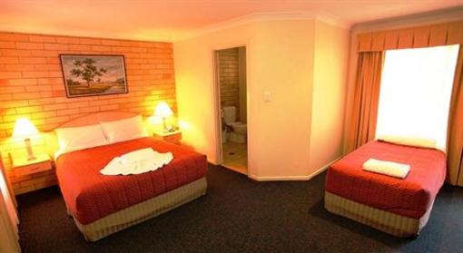 фото отеля Cotswold Motor Inn