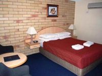 Cotswold Motor Inn