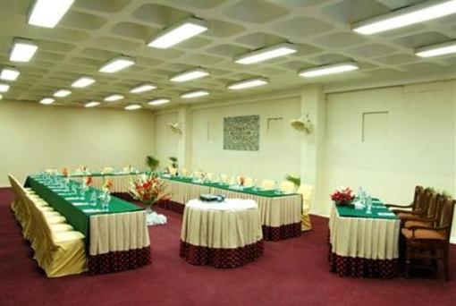 фото отеля Faisalabad Serena Hotel