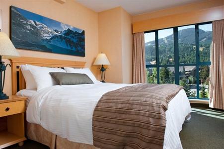 фото отеля Delta Whistler Village Suites