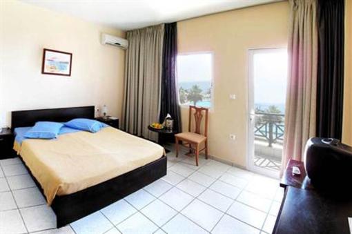 фото отеля Lily Ann Beach Hotel