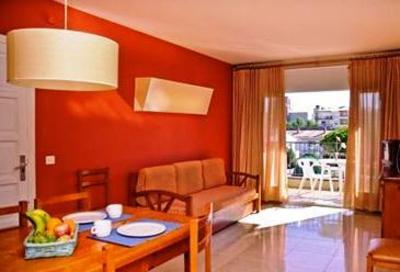 фото отеля Tropic Apartments Torroella de Montgri