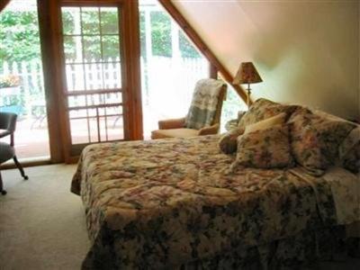 фото отеля Rock Laurel Bed and Breakfast