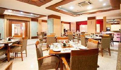 фото отеля Astoria Hotel Mumbai