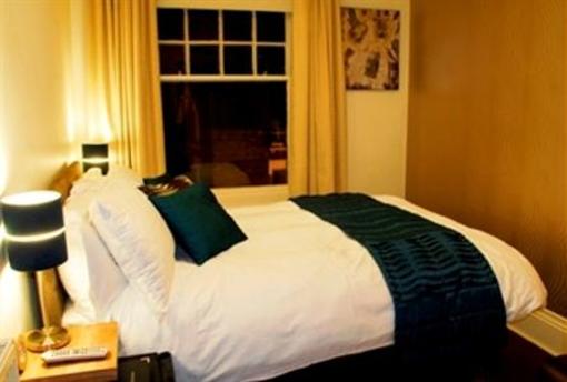 фото отеля Onesixtwo Guest House London
