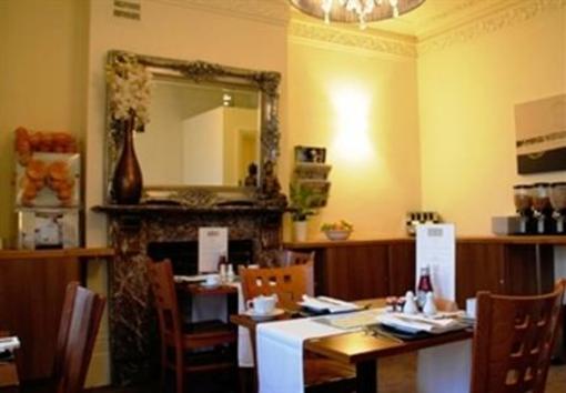 фото отеля Onesixtwo Guest House London