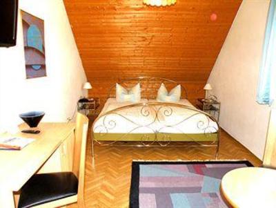 фото отеля Gasthof-Pension Zum Schwarzen Baren