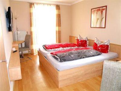 фото отеля Gasthof-Pension Zum Schwarzen Baren