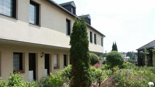 фото отеля Hotel La Tour Des Anglais Mayenne