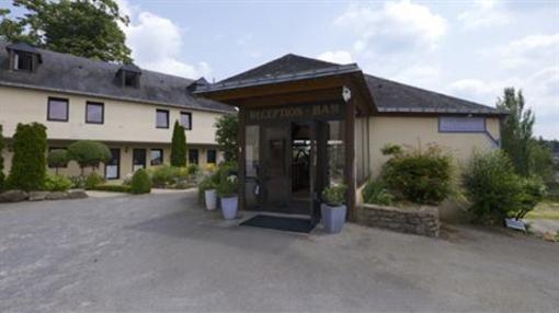 фото отеля Hotel La Tour Des Anglais Mayenne