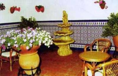 фото отеля Hostal Bodega Conil de la Frontera