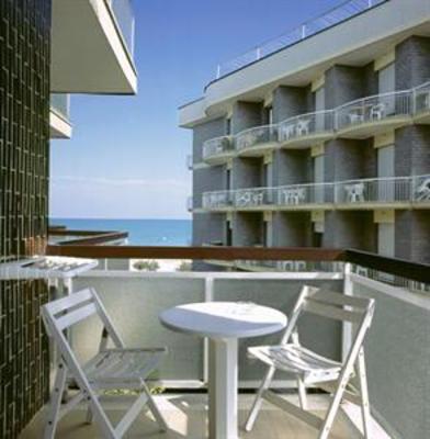 фото отеля Hotel President Alba Adriatica