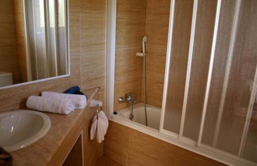 фото отеля Hostal Entre Pinos