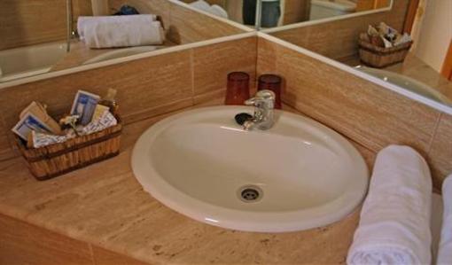 фото отеля Hostal Entre Pinos