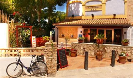фото отеля Hostal Entre Pinos