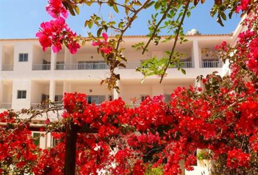 фото отеля Hostal Entre Pinos