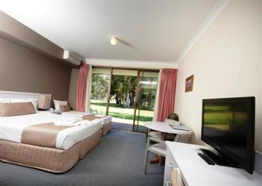 фото отеля Island Palms Motor Inn