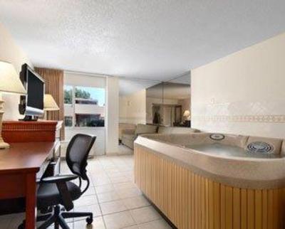 фото отеля Ramada Inn Enid