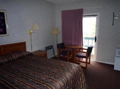 фото отеля Americas Best Value Inn Lee