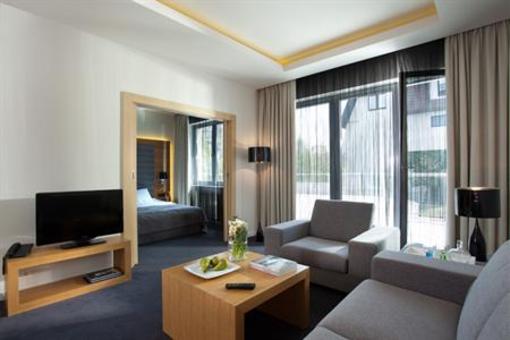 фото отеля Longstay Aparthotel
