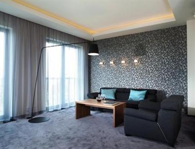 фото отеля Longstay Aparthotel