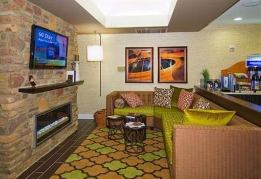 фото отеля Holiday Inn Express & Suites Fulton