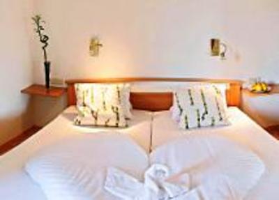 фото отеля Familien & Wohlfühlhotel Elisabeth Portschach am Worthersee