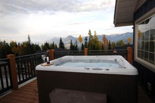 фото отеля Aspens at Kicking Horse Mountain Resort