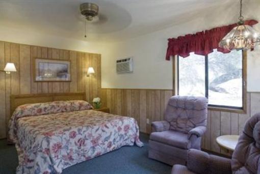 фото отеля Americas Best Value Inn Three Rivers (California)