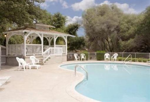 фото отеля Americas Best Value Inn Three Rivers (California)