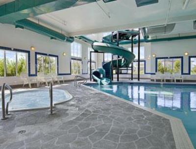 фото отеля Super 8 Rocky Mountain House