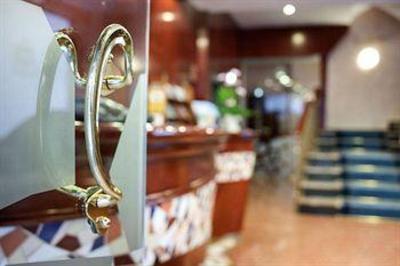 фото отеля Hotel Gaudi Reus
