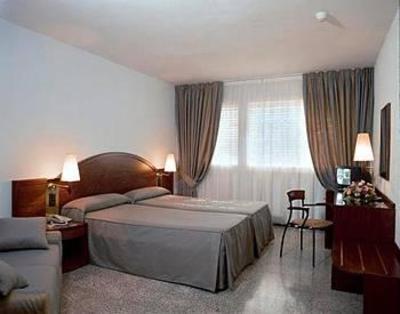 фото отеля Hotel Gaudi Reus