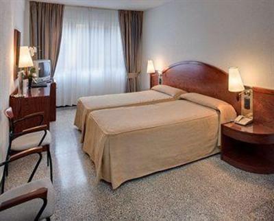 фото отеля Hotel Gaudi Reus