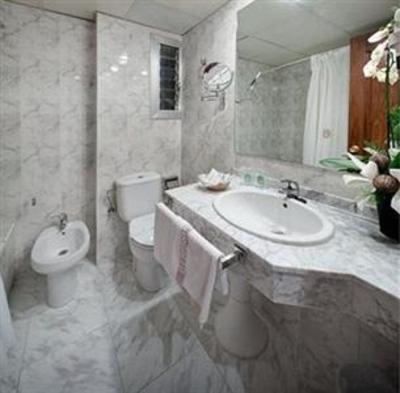 фото отеля Hotel Gaudi Reus