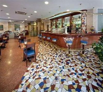 фото отеля Hotel Gaudi Reus
