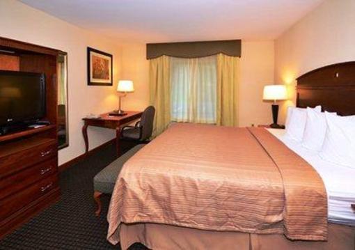 фото отеля Quality Inn & Suites Northampton