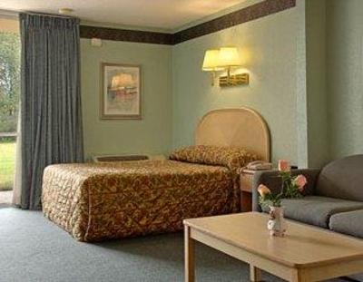 фото отеля Ramada Limited - Parsippany