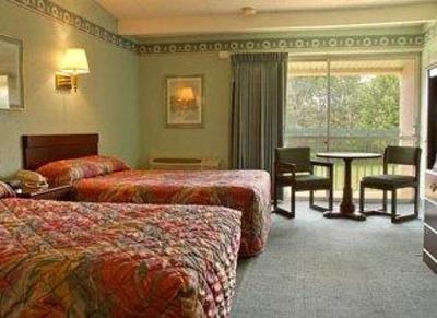 фото отеля Ramada Limited - Parsippany