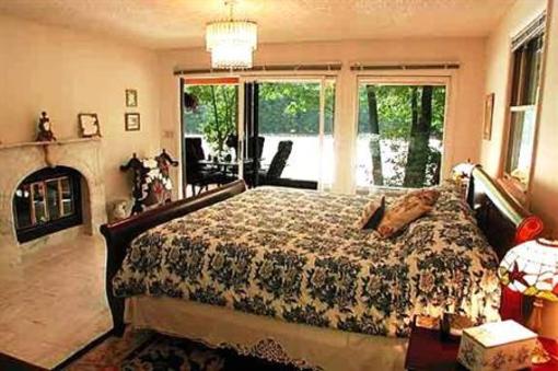 фото отеля Haley Farm Bed and Breakfast and Retreat Center