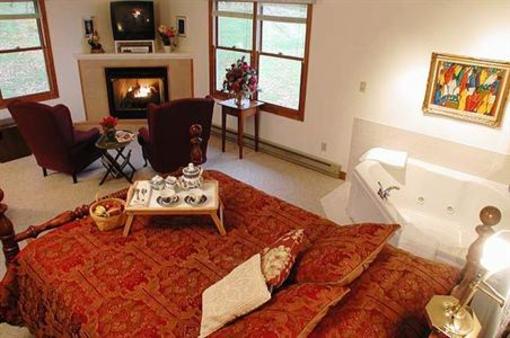 фото отеля Haley Farm Bed and Breakfast and Retreat Center