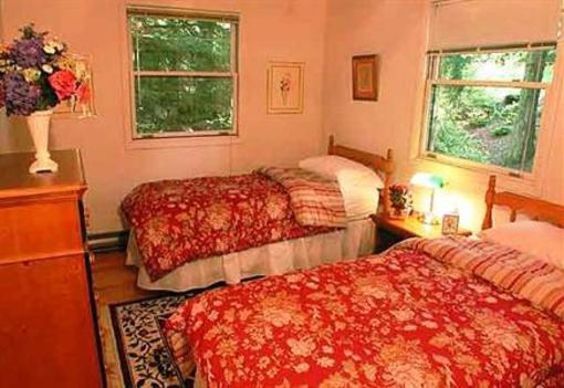 фото отеля Haley Farm Bed and Breakfast and Retreat Center