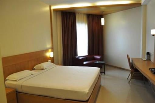 фото отеля Jade Beach Resort