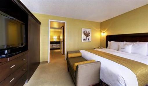 фото отеля DoubleTree Club by Hilton Orange County Airport