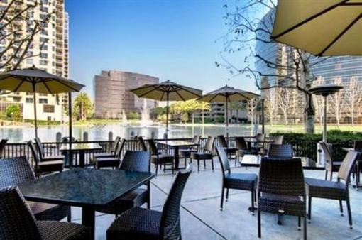 фото отеля DoubleTree Club by Hilton Orange County Airport