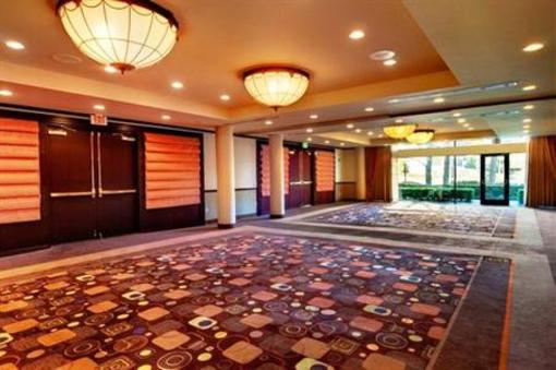 фото отеля DoubleTree Club by Hilton Orange County Airport