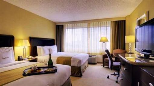 фото отеля DoubleTree Club by Hilton Orange County Airport
