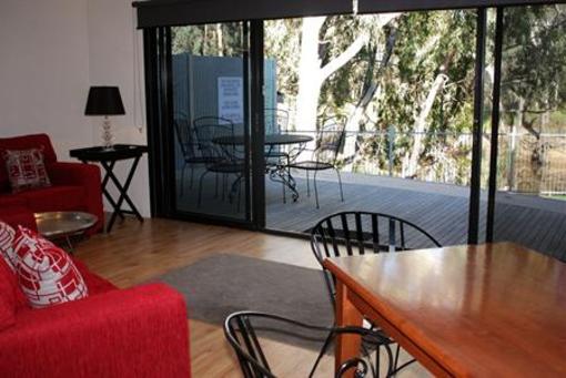фото отеля Adelphi Apartments