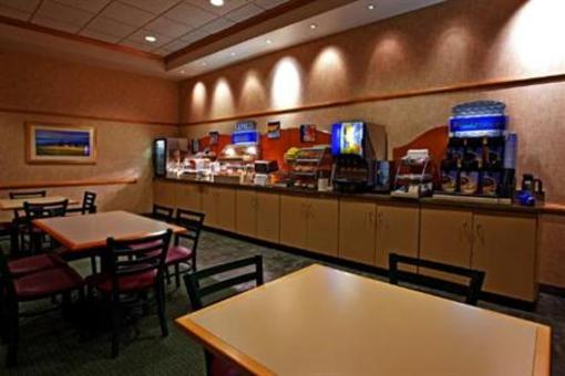 фото отеля Holiday Inn Express Breezewood