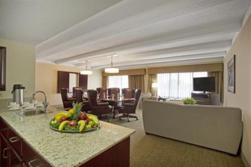 фото отеля Best Western Plus Madison - Huntsville Hotel